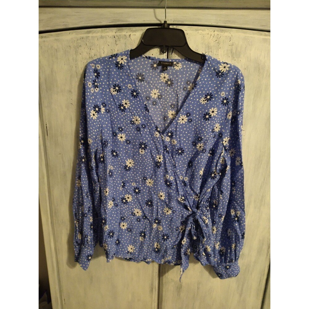 Talbots floral print top medium blue Boho Feminine Cottagecore